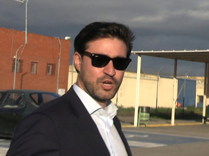 Fernando Velo, abogado de Antonio Tejado, saliendo de la prisión de Sevilla 1