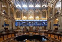 El Ibex 35 mantiene los 10.100 puntos pese a ceder un 0,18% en la apertura