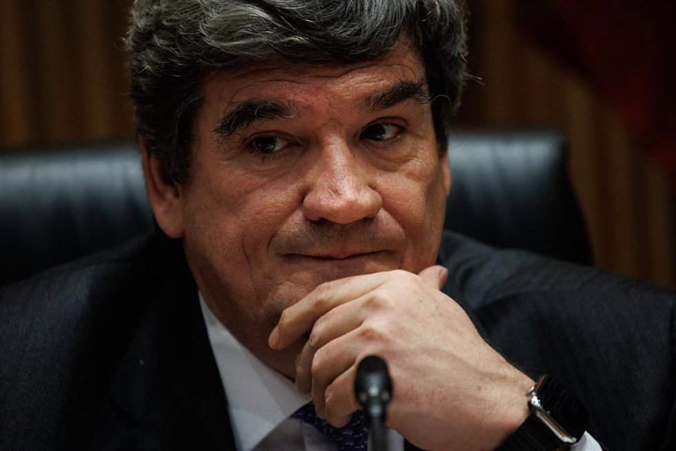 El ministro para la Transformación Digital y de la Función Pública, José Luis Escrivá, durante la Comisión de Economía, Comercio y Transformación Digital, en el Congreso de los Diputados, a 31 de enero de 2024, en Madrid (España).