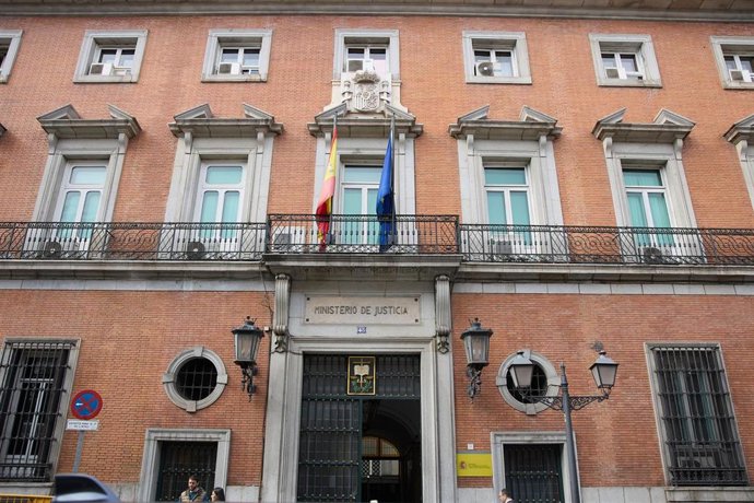 Fachada del Ministerio de la Presidencia, Justicia y Relaciones con las Cortes, a 14 de febrero de 2024, en Madrid (España). El Ministerio de Justicia (MJUS) fue un departamento del Gobierno de España que desde el siglo XVIII ostentó competencias sobre 