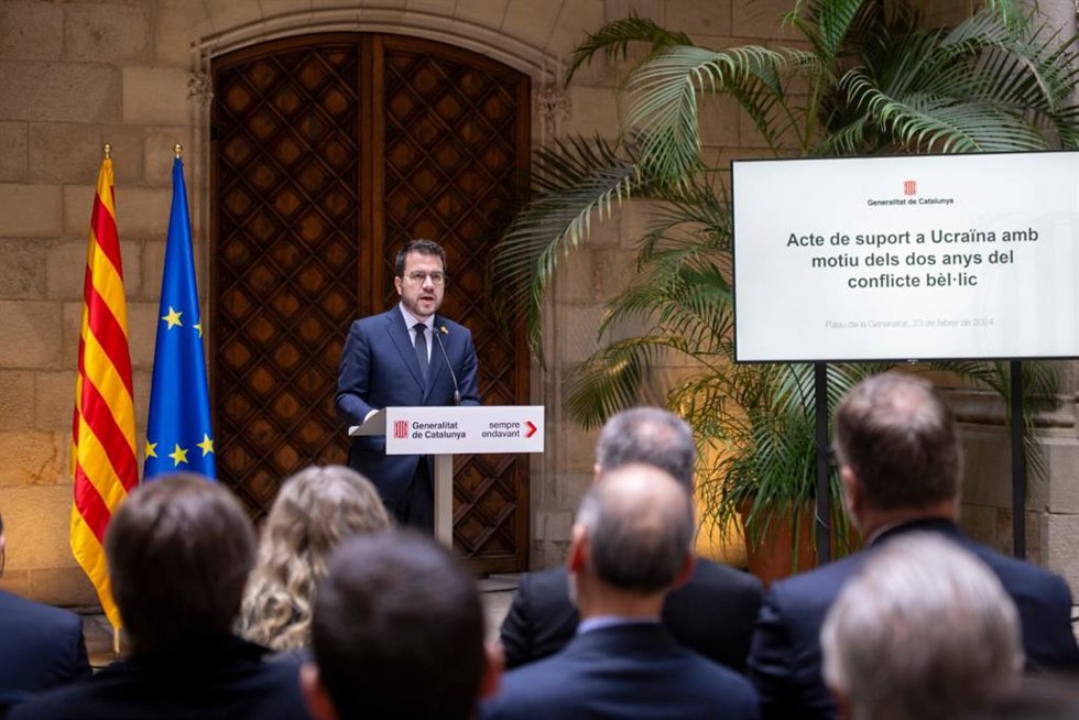El presidente de la Generalitat, Pere Aragons, preside un acto en apoyo a Ucrania por el segundo aniversario de la guerra, en la Generalitat, a 23 de febrero de 2024, en Barcelona, Catalunya (España)