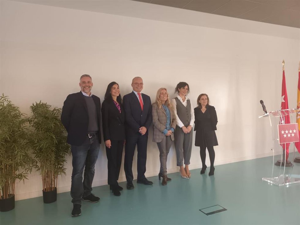 Comunidad y 4 grandes tecnológicas formarán a 10.000 personas para cubrir demanda de profesionales