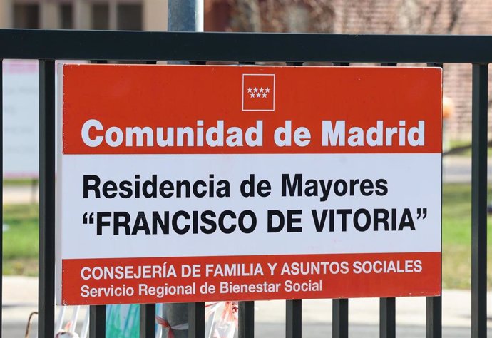 Archivo - Cartel de entrada a la residencia de Francisco de Vitoria, a 13 de marzo de 2023
