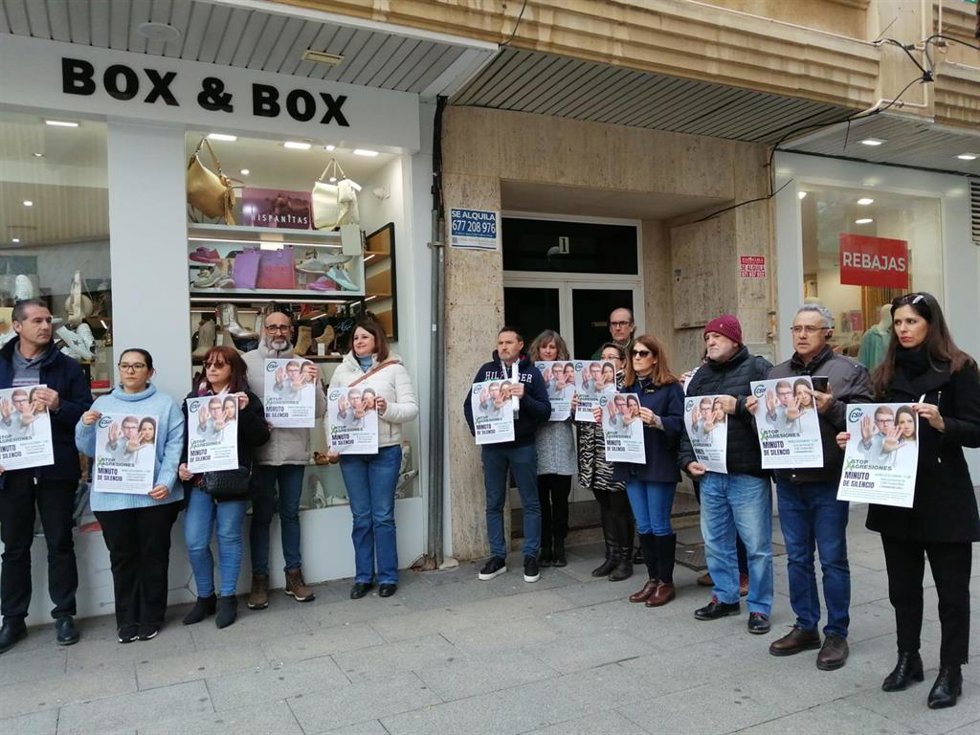 Concentración de CSIF en repulsa a la agresión a una facultativa en Torralba de Calatrava.