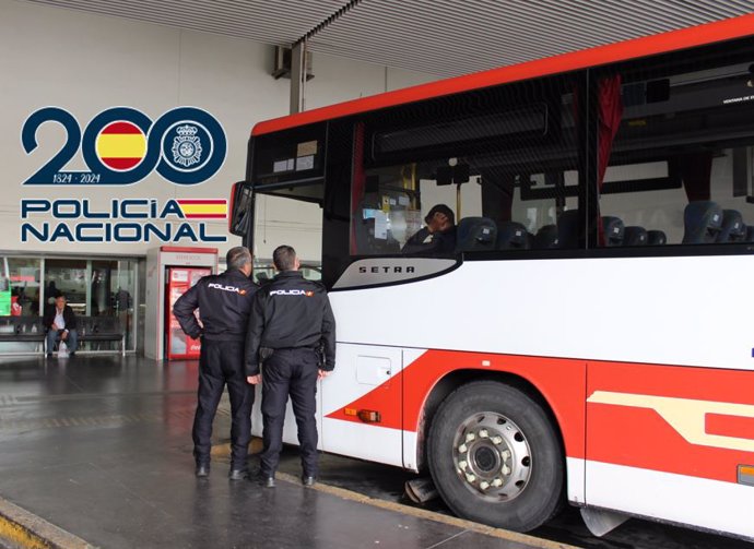 Brigada en la estación de bus