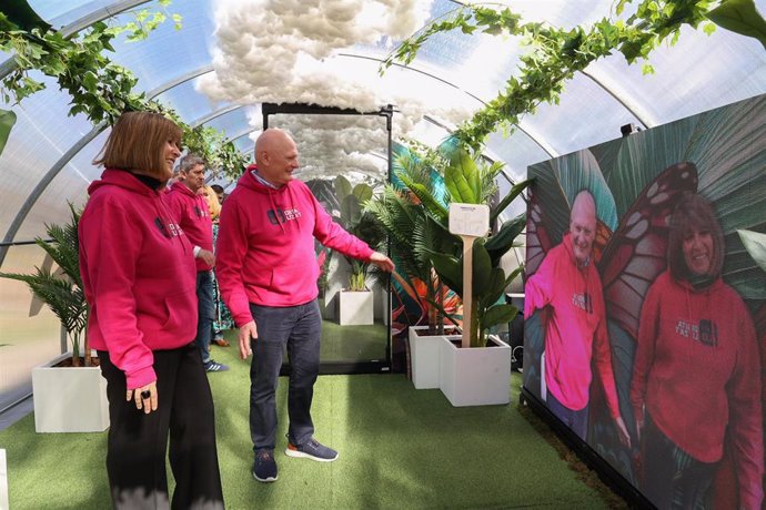 La alcaldesa de L'Hospitalet de Llobregat (Barcelona), Núria Marín, y el ceo de GSMA, John Hoffman, en la inauguración del Village