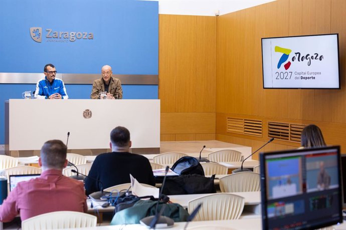 El concejal de Deportes del Ayuntamiento de Zaragoza, Féliz Brocate, en rueda de prensa