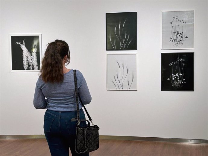 El Centro Cultural Fundación Unicaja de Antequera acoge hasta el 31 de mayo la exposición fotográfica ‘Entre luces y sombras’ del fotógrafo, escritor, docente e ingeniero técnico industrial Juan Ferrete