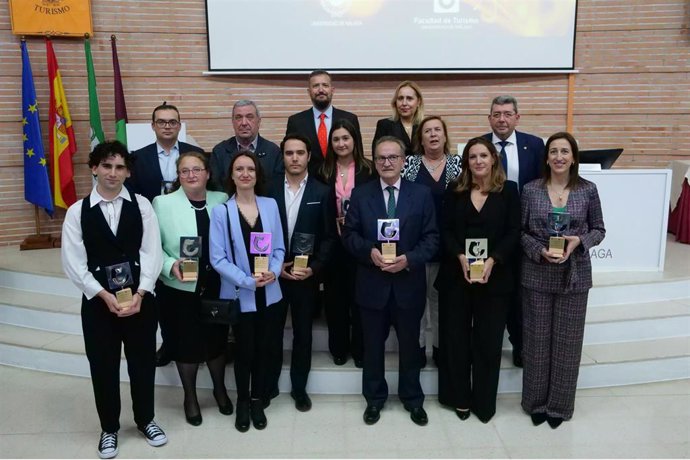 La Facultad de Turismo reconoce a empresas y entidades y premia a los alumnos con mejores expedientes