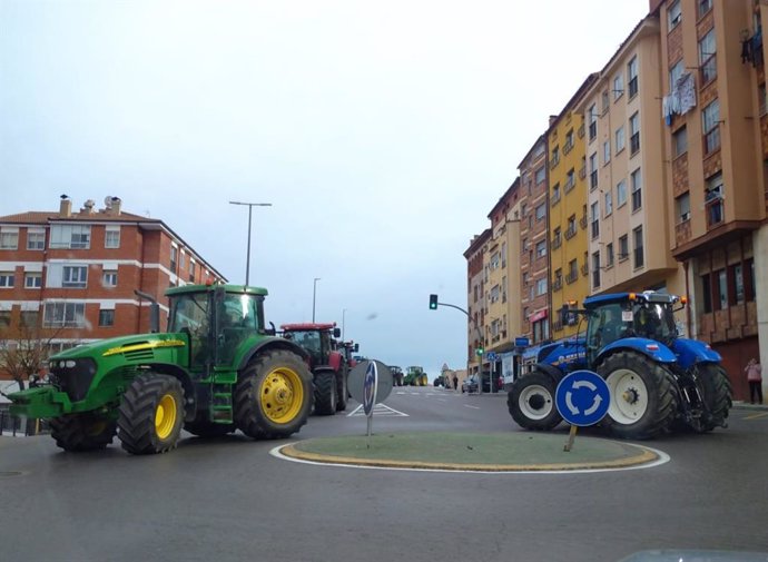 'Tractoradas' Reclamando Cambios En El Sector Primario
