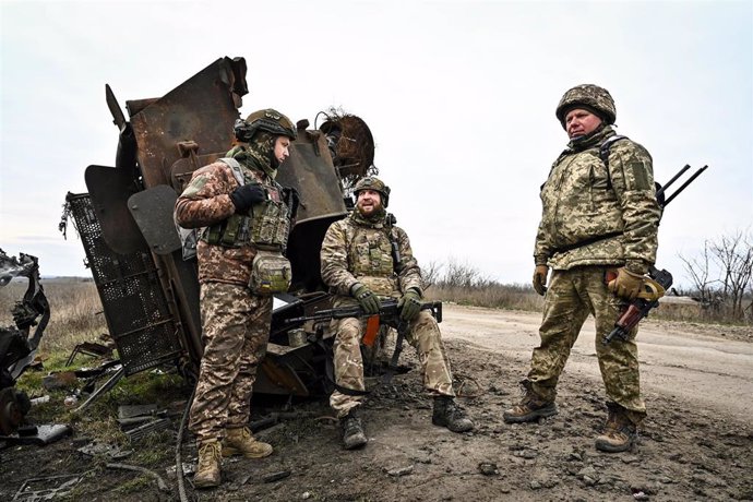 Soldados de las Fuerzas Armadas ucranianas en Zporiyia, Ucrania.  