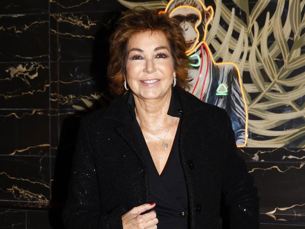 Ana Rosa Quintana asiste a la inauguración de Jimmys el nuevo restaurante "Dinner - Show" deTito Pajares y Grupo Gabana, a 22 de febrero de 2024, en Madrid (España)