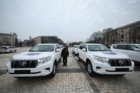 Von der Leyen entrega 50 vehículos de la UE a Ucrania para ayudar a "estabilizar" territorios