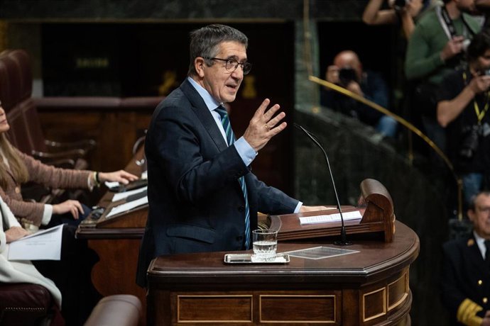 Archivo - El portavoz del PSOE en el Congreso, Patxi López, interviene en el Congreso de los Diputados, a 16 de noviembre de 2023, en Madrid (España).