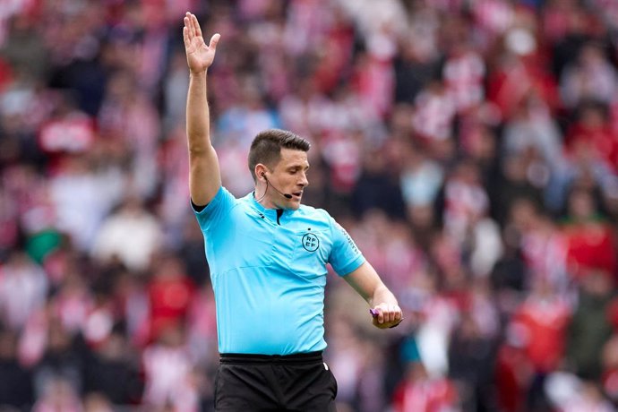 Archivo - Diaz De Mera reacts during the La Liga Santander match between Athletic Club and Girona FC at San Mames  on February 26, 2023, in Bilbao, Spain.
