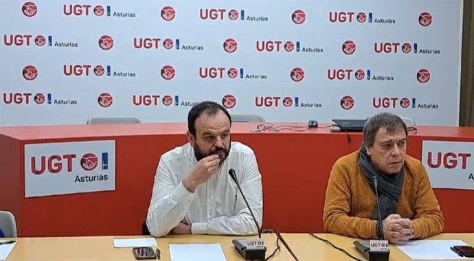 El secretario general de UGT FICA Estatal Mariano Hoya Callosa y del Secretario General de UGT FICA Asturias, Jenaro Martínez Paramio.