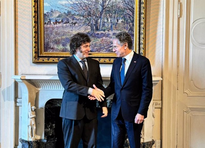 El presidente de Argentina, Javier Milei, recibe en Buenos Aires al secretario de Estado de Estados Unidos, Javier Milei