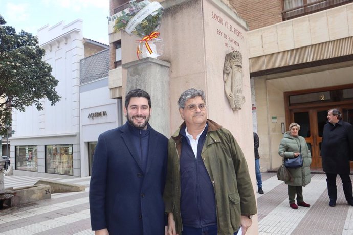 Nolasco junto al presidente de VOX Navarra, en Tudela.