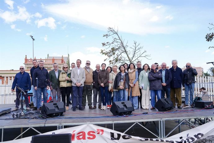Actividades organizadas con motivo del octavo aniversario de la Mesa en Defensa del Ferrocarril de Almería.