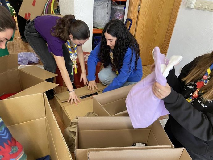 Scouts recogen ropa y ofrecen actividades gratuitas a niños afectados de Campanar: "Una respuesta increíble"