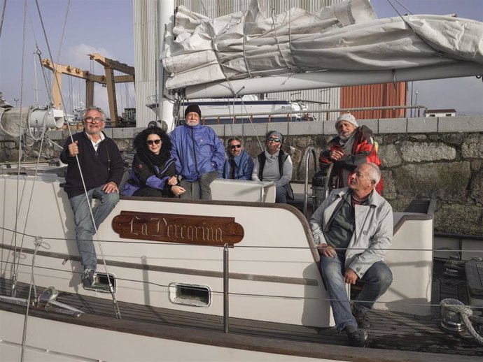 Marineros participantes en el 'Reto Astrolabio', a bordo del velero 'La Peregrina'.