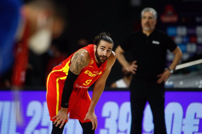 Archivo - Ricky Rubio, durante un partido con la selección española.