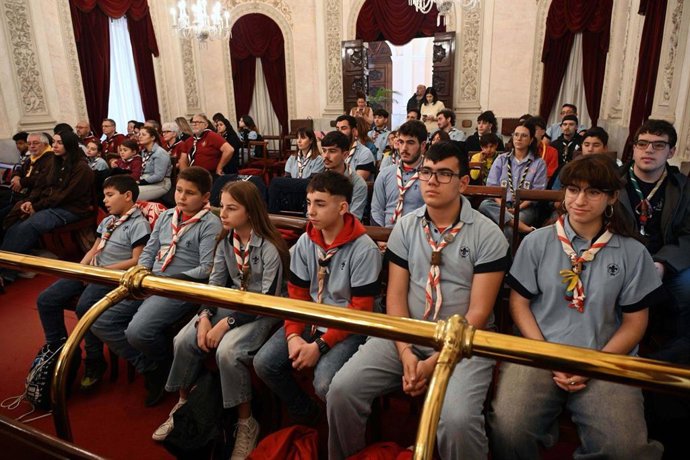 Acto con asociaciones Scout en el Ayuntamiento de Cádiz