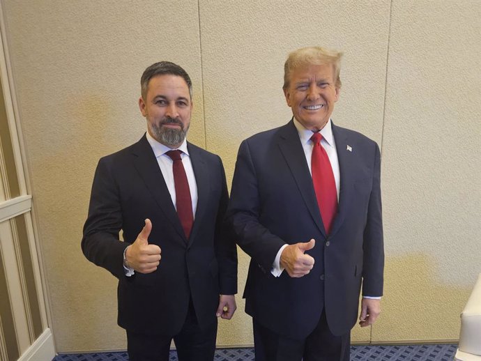 El presidente de Vox, Santiago Abascal, se reúne con el expresidente de Estados Unidos Donald Trump en el marco de la CPAC. Washington, 24 de febrero de 2024.
