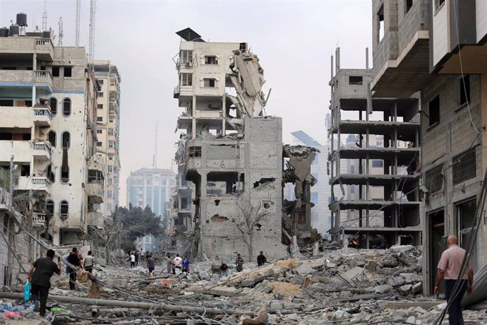 Archivo - Escombros tras un bombardeo israelí (Archivo)