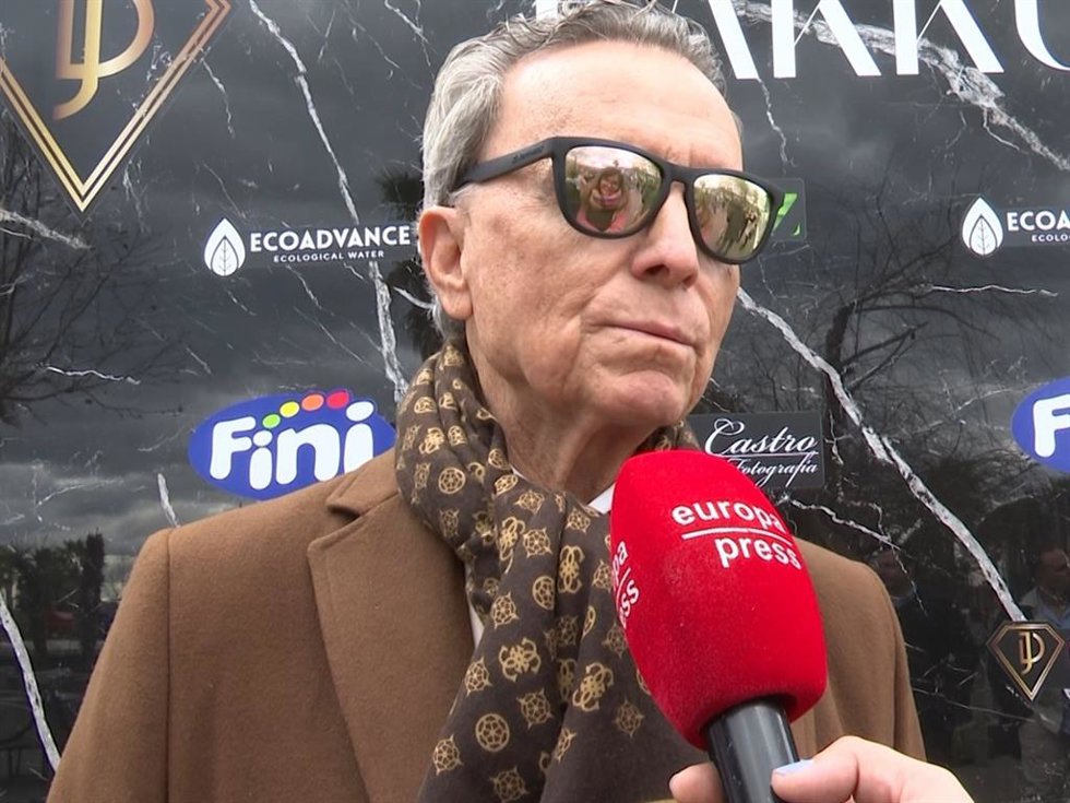 JOSÉ ORTEGA CANO EN EL 28 CUMPLEAÑOS DE SU HJA GLORIA CAMILA