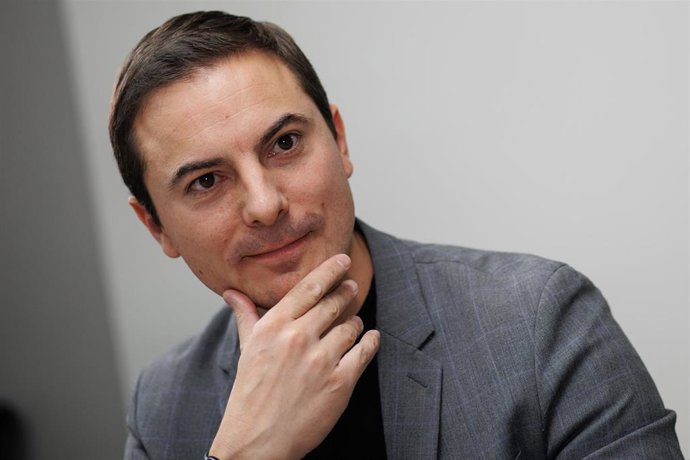 Archivo - El secretario general del PSOE-M, Juan Lobato, en una entrevista con Europa Press a 3 de enero de 2024.