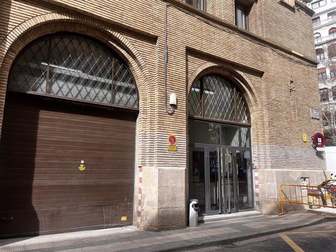 La oficina principal de Correos en Zaragoza traslada su entrada para finalizar las obras de accesibilidad