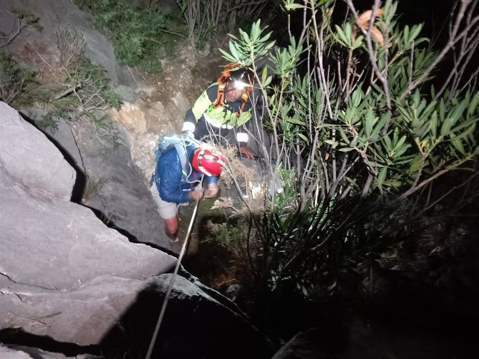Rescate de los bomberos de Marbella en Río de las Piedras.