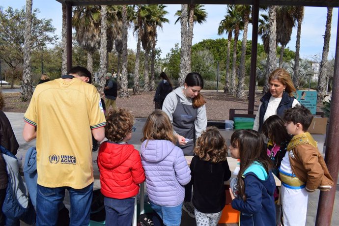 Actividades con motivo del Día de la Niña y la Mujer en la Ciencia en el Parque de las Familias en Almería.