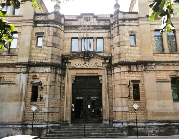 Oficina de Correos en Pamplona.