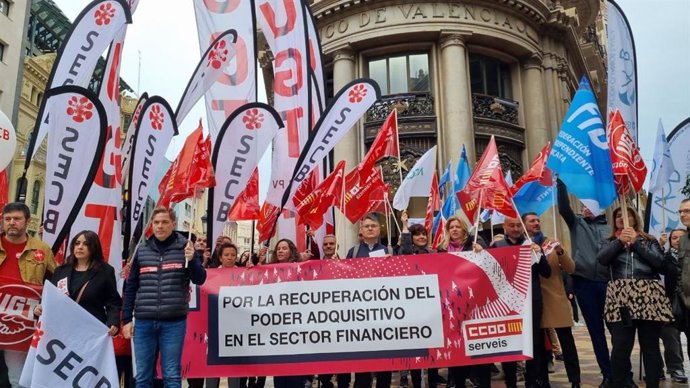 Paro del sector financiero celebrado este lunes en el centro de Valncia