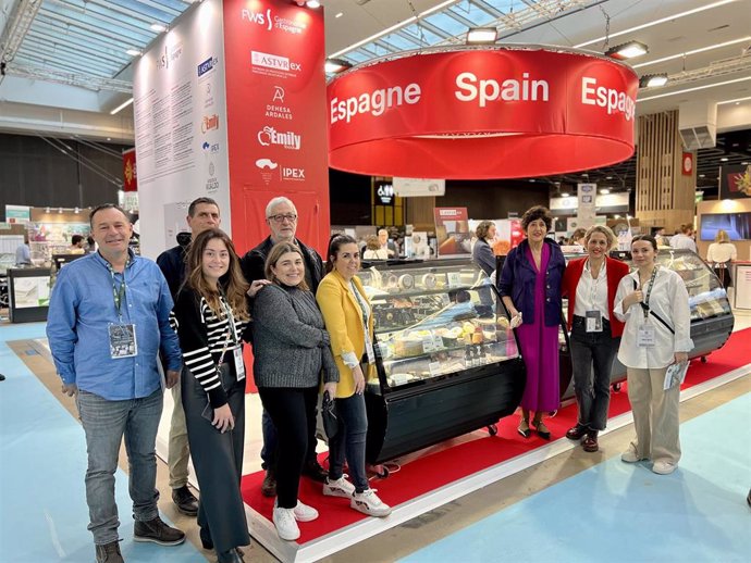 Delegación asturiana en el Salón du Fromage 2024, que se celebra en París del 25 al 27 de febrero de 2024.