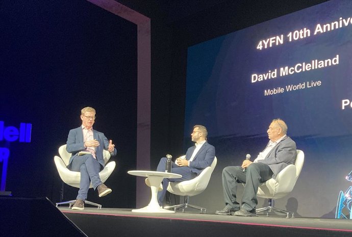 El director del 4 Years From Now (4YFN), Pere Duran, i el president, Yossi Vardi