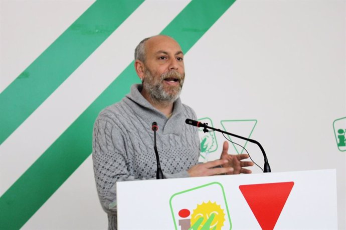 El portavoz de IU Andalucía y secretario general del PCA, Ernesto Alba,