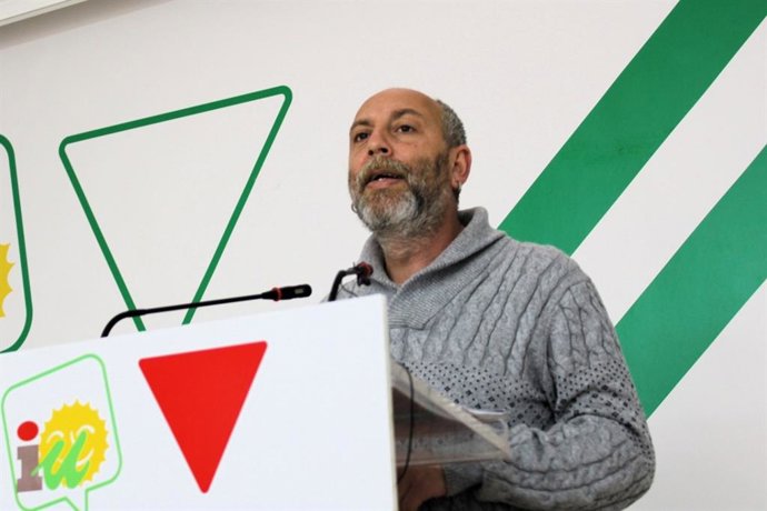 El portavoz de IU Andalucía y secretario general del PCA, Ernesto Alba,