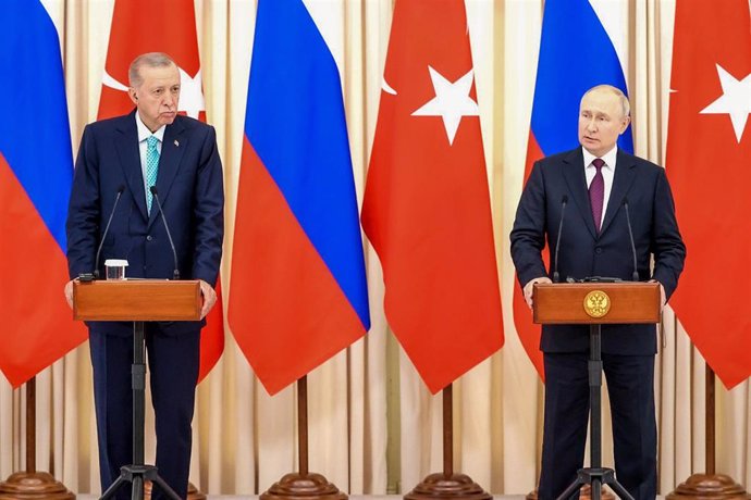 Archivo - Los presidentes de Turquía y Rusia, Recep Tayyip Erdogan y Vladimir Putin, respectivamente. 