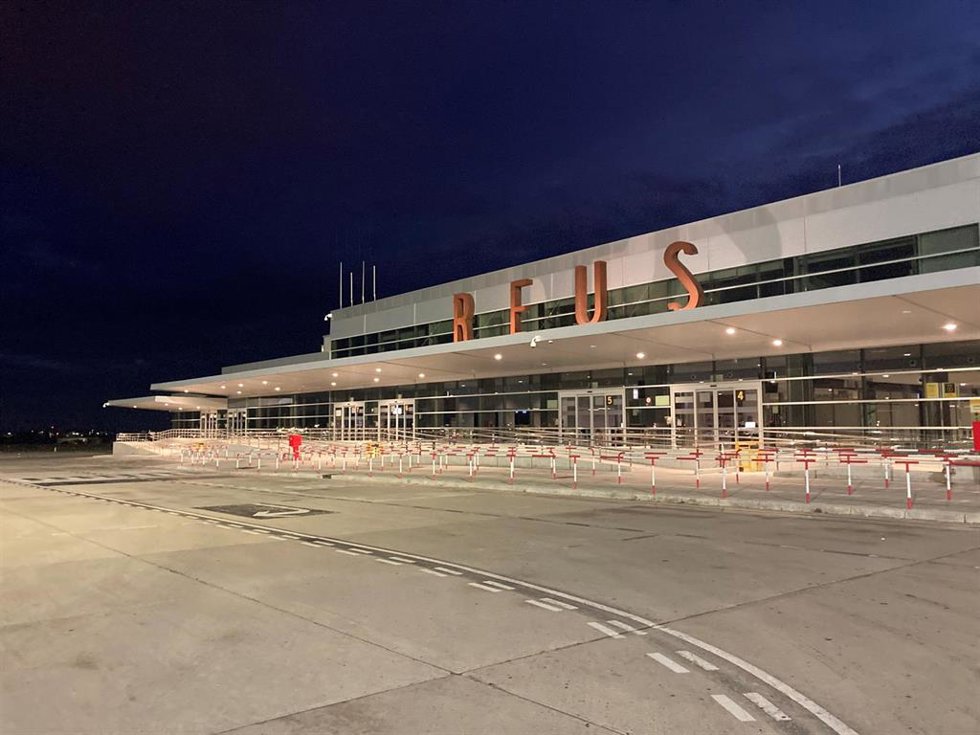 Plataforma de estacionamiento de aeronaves del Aeropuerto de Reus (Tarragona).