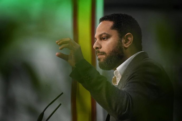 El secretario general de Vox, Ignacio Garriga, durante una rueda de prensa posterior a la reunión del Comité de Acción Política de VOX, en la sede del partido.