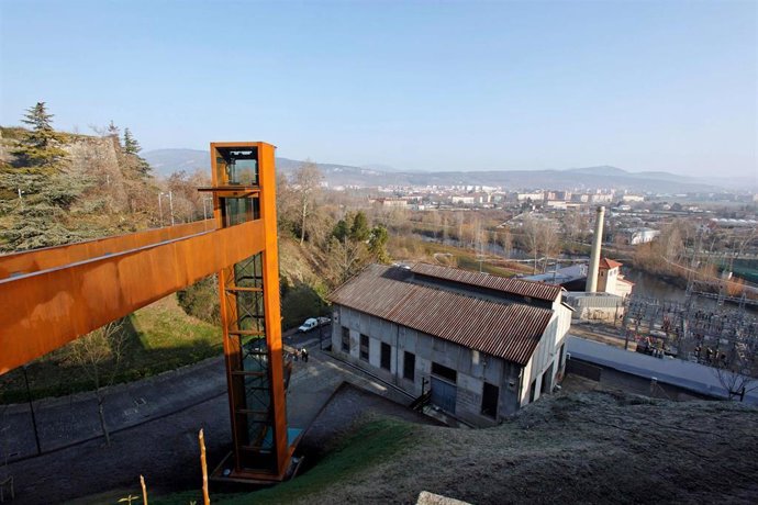 Ascensor de la Media Luna.