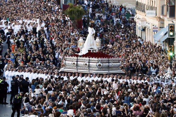 Archivo - Salida procesional de Nuestro Padre Jesús Cautivo, 'El Cautivo', por la calles de Málaga en una imagen de archivo 