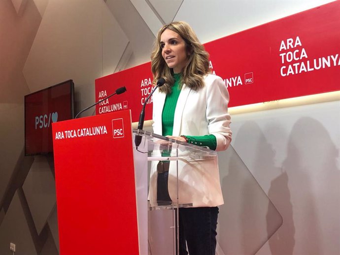 La portavoz del PSC, lia Tortolero, en una rueda de prensa en la sede del partido