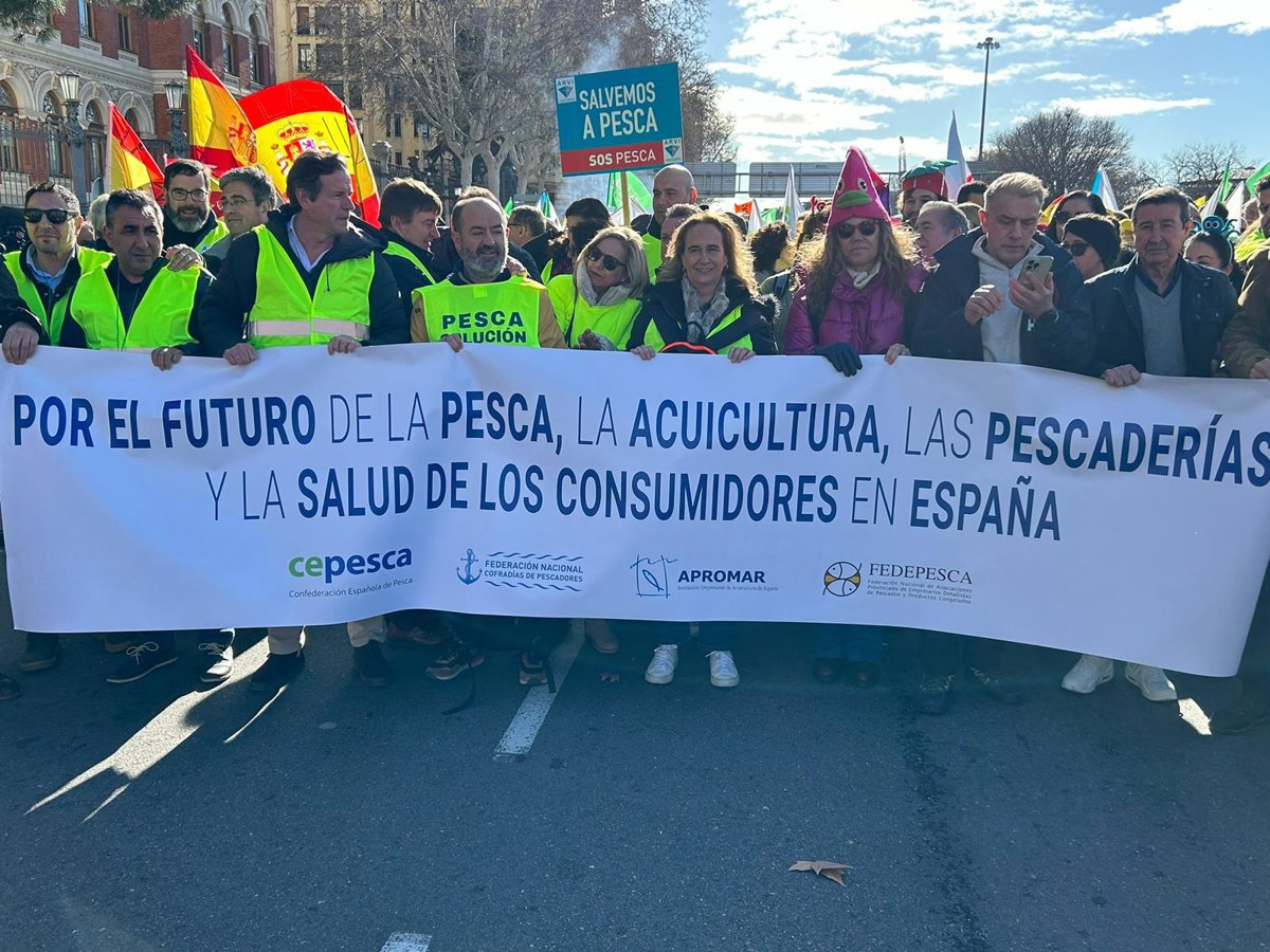 UE.- El sector pesquero denuncia el exceso de regulación en la UE y ...