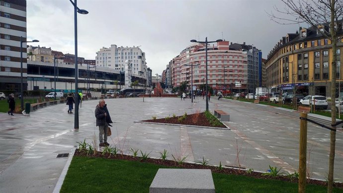 Glorieta de la Cruz Roja en Oviedo.