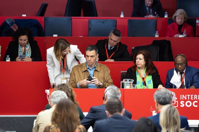 El presidente del Gobierno y secretario general del PSOE, Pedro Sánchez, en un acto de la Internacional Socialista en la sede del partido en la calle Ferraz