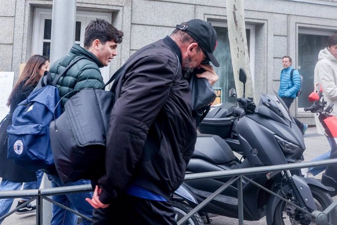 El exasesor del exministro José Luis Ábalos, Koldo García, a su salida de la Audiencia Nacional, a 22 de febrero de 2024, en Madrid (España). 